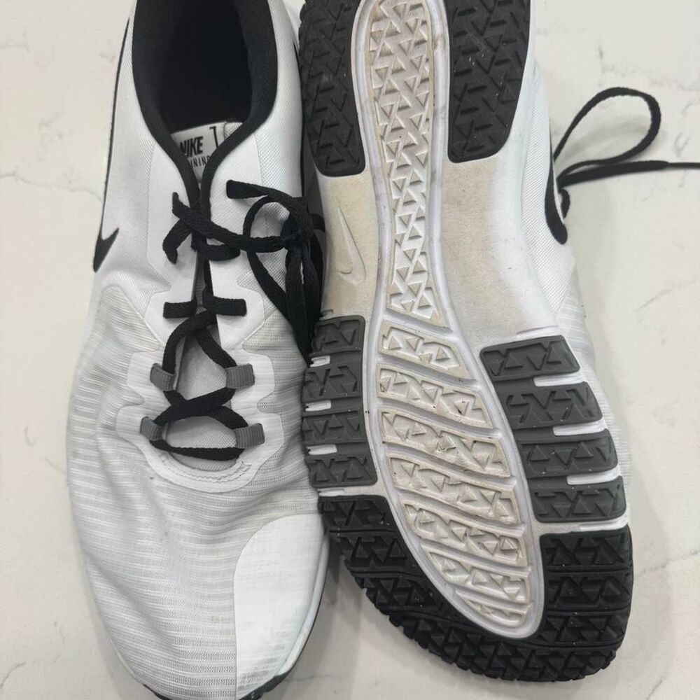 Nike Men's White and Black Trainers